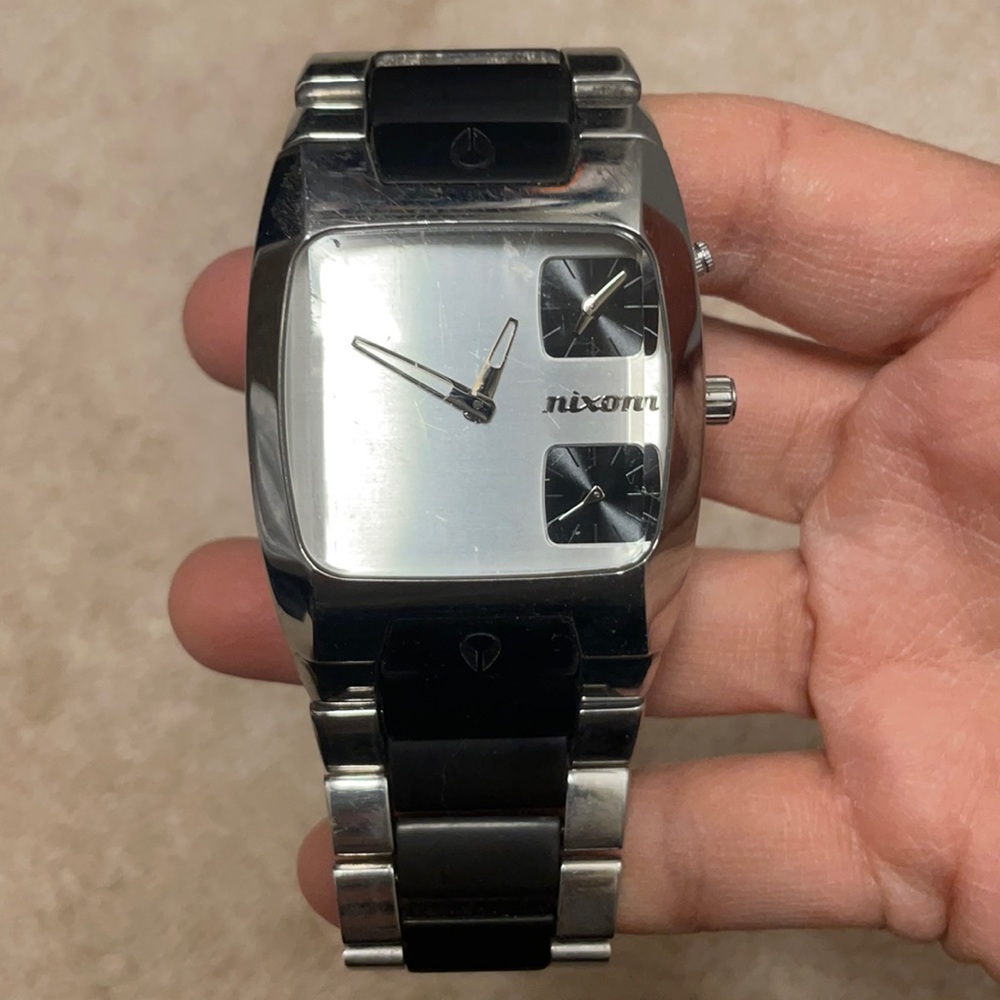 Nixon watch